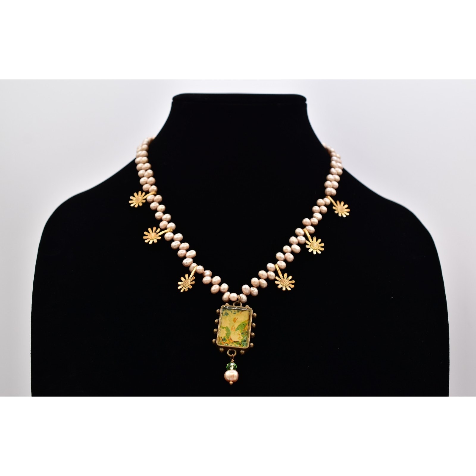 Vintage Charm Necklace Romantic Pendant Floral Pearl Beaded Antiqued 1990s Binbm